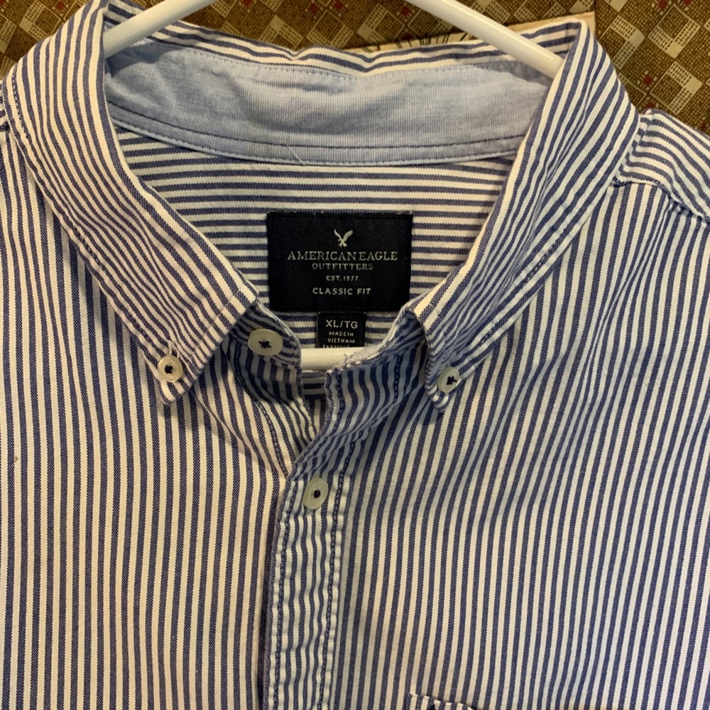 🏈 Men’s American Eagle long sleeve shirt